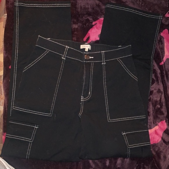 Size medium black cargos - Picture 2 of 4